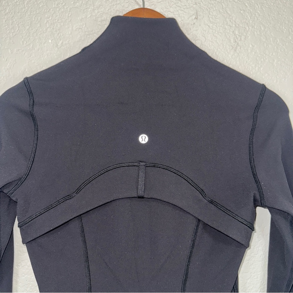 Lululemon athletica Define Jacket Nulu Black Women 4 stretch Workout thumbholder